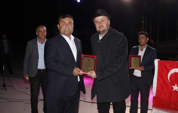 Foto - CHP'li Kaftancıoğlu'nun paylaştığı kurgu görüntülerin çekimini yapan Mahmut Dölek bakın kim çıktı!