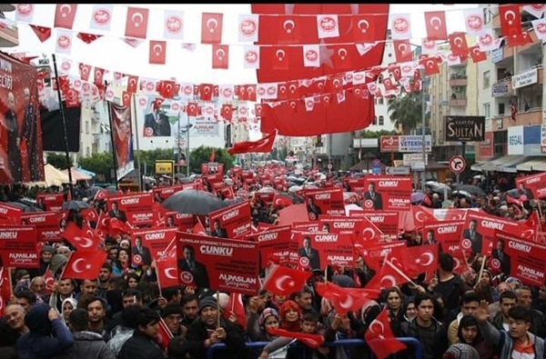 CHP'li Kaftancıoğlu'nun paylaştığı kurgu görüntülerin çekimini yapan Mahmut Dölek bakın kim çıktı!