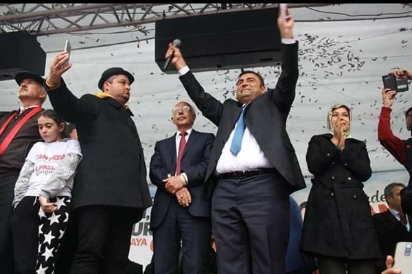Foto - CHP'li Kaftancıoğlu'nun paylaştığı kurgu görüntülerin çekimini yapan Mahmut Dölek bakın kim çıktı!