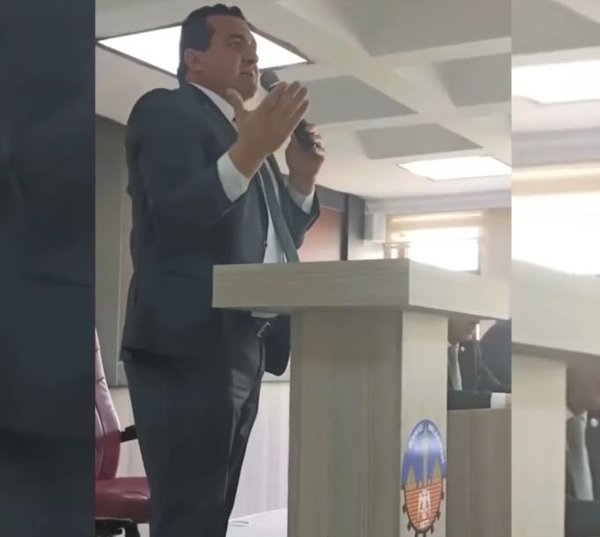 Foto - CHP'li milletvekilinden partililere: CHP'nin adayına oy vermeyeceksen kapı orada!