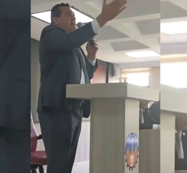Foto - CHP'li milletvekilinden partililere: CHP'nin adayına oy vermeyeceksen kapı orada!