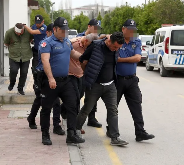 Foto - CHP’li müdürden eşkıyalık! Polise silah çekip "Seni geberteceğim" dedi