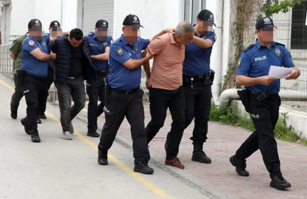 Foto - CHP’li müdürden eşkıyalık! Polise silah çekip "Seni geberteceğim" dedi
