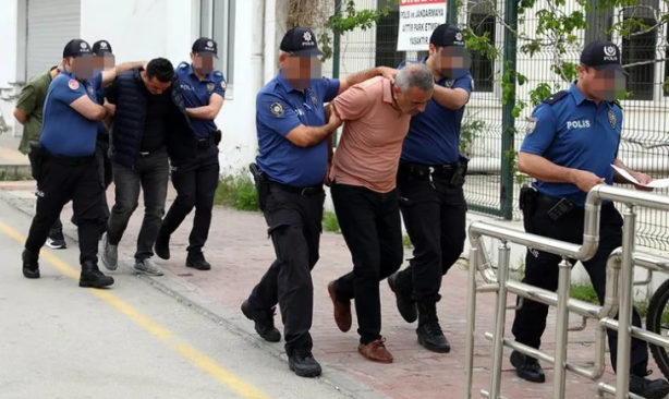 CHP’li müdürden eşkıyalık! Polise silah çekip "Seni geberteceğim" dedi