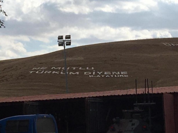 Foto - CHP'li SİHA Sezgin'in arkasından yas tuttuğu teröristin mezarı!
