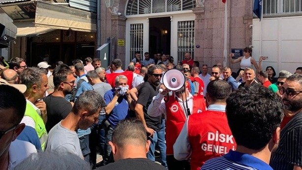 Foto - CHP'li Tunç Soyer yine sözünde durmadı! işçilere bayramı zehir etti