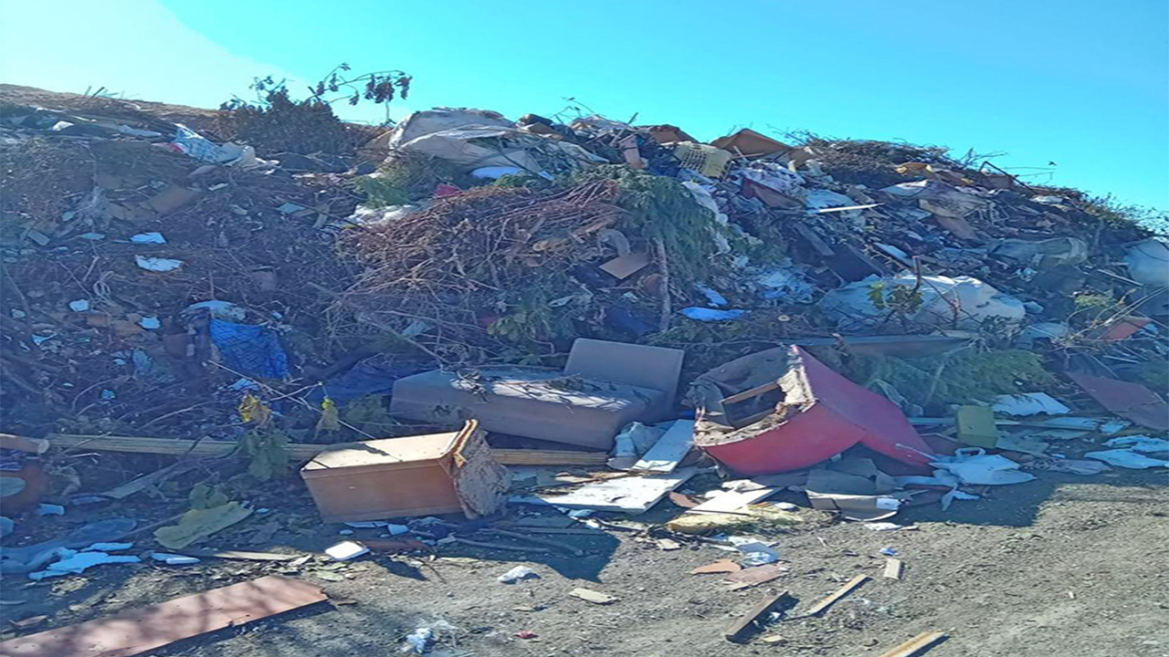 Foto - CHP'li Yavaş, okulları temizlediğini iddia ediyor, çevreyi katlediyor:
