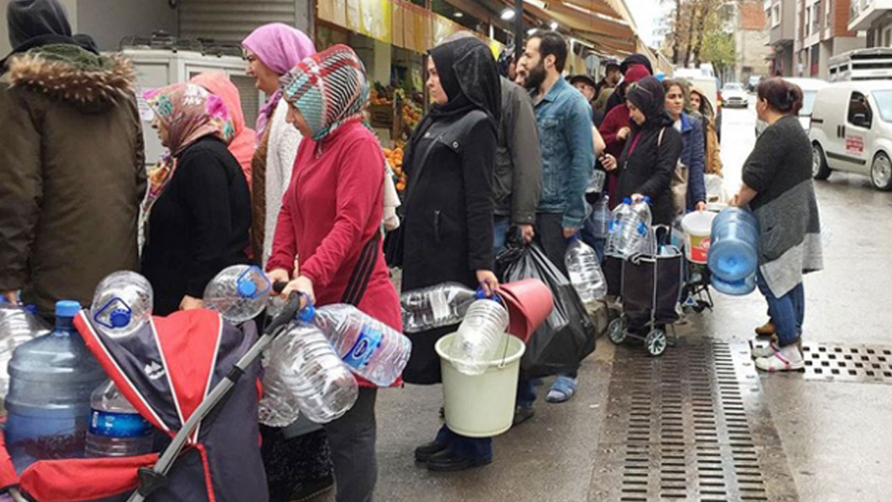 Foto - CHP’li yönetim hesap etmedi olan vatandaşa oldu Yine İzmir yine su kesintisi...