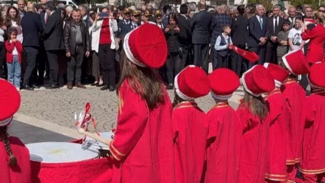 CHP'lilerden 23 Nisan'da büyük terbiyesizlik! Gaziantep'teki skandala tepkiler çığ gibi...