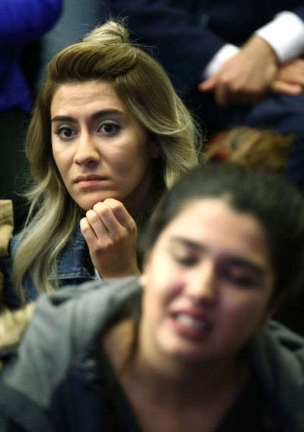 Foto - CHP'lilerin gözü yaşlı... Seçimleri böyle izlediler