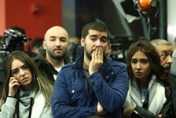 Foto - CHP'lilerin gözü yaşlı... Seçimleri böyle izlediler