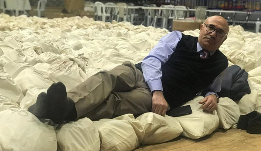 Foto - CHP’lilerin şovmeni Mahmut Tanal’ın CV’sinden FETÖ ve Apo çıktı