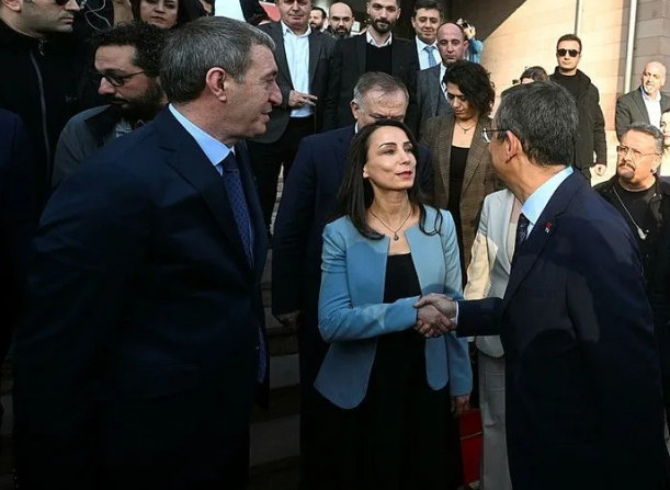 Foto - CHP’nin 17 ilçedeki Kandil listesini açıklıyoruz! DEM'e İBB'de grup kurmak için anlaştılar