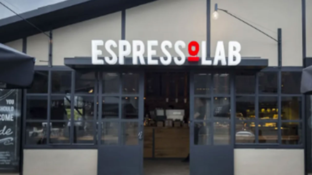 Foto - CHP'nin boykot listesine aldığı Espressolab bakın kimin çıktı