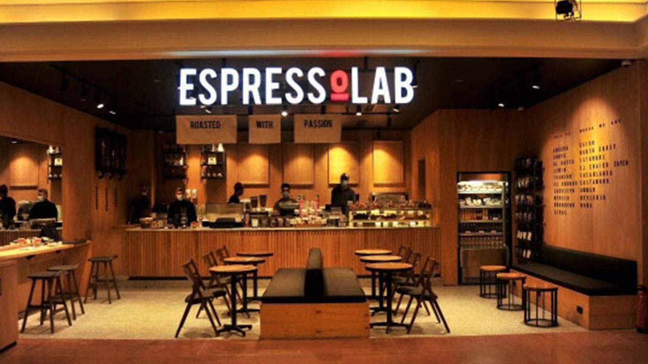 Foto - CHP'nin boykot listesine aldığı Espressolab bakın kimin çıktı