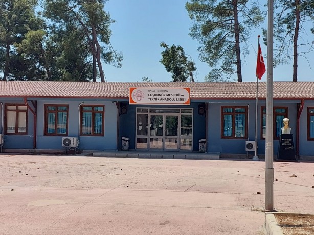 Foto - CHP’nin havsalası almadı: 18 ayda bir tek okul bile yapmadılar dediği Hatay’da 100 okulun açılışı yapıldı