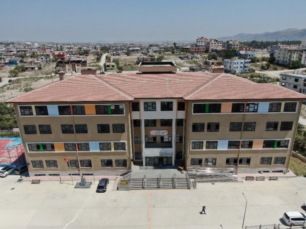 Foto - CHP’nin havsalası almadı: 18 ayda bir tek okul bile yapmadılar dediği Hatay’da 100 okulun açılışı yapıldı