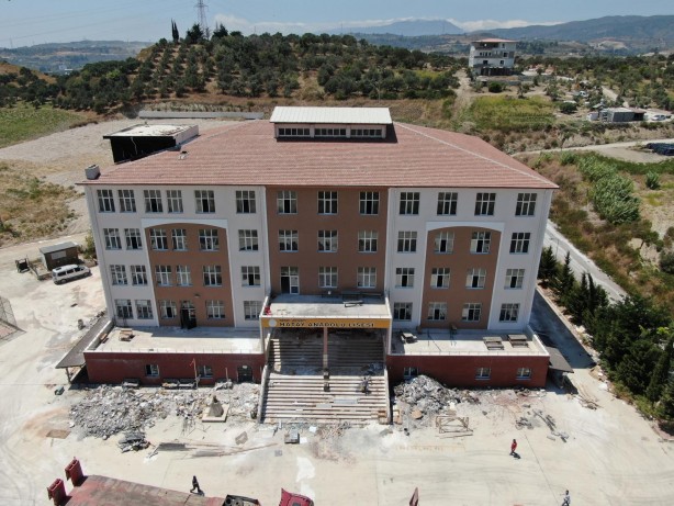 Foto - CHP’nin havsalası almadı: 18 ayda bir tek okul bile yapmadılar dediği Hatay’da 100 okulun açılışı yapıldı