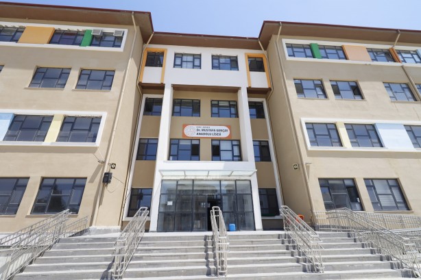 Foto - CHP’nin havsalası almadı: 18 ayda bir tek okul bile yapmadılar dediği Hatay’da 100 okulun açılışı yapıldı