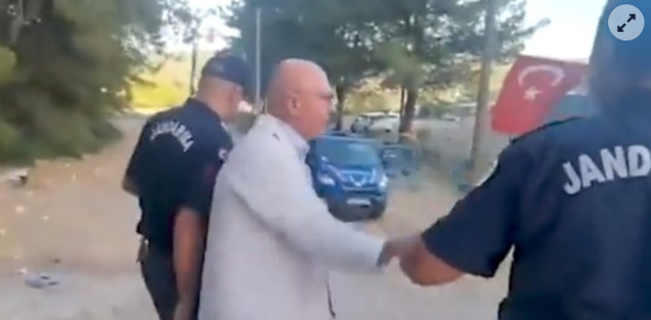 Foto - CHP'nin ikiyüzlülüğü! Ağaç katliamını yapan yandaş olunca sözde çevreciler suspus