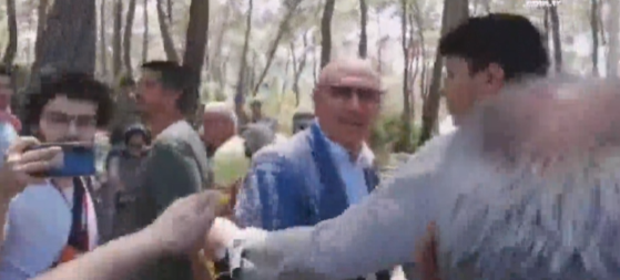 Foto - CHP'nin ikiyüzlülüğü! Ağaç katliamını yapan yandaş olunca sözde çevreciler suspus