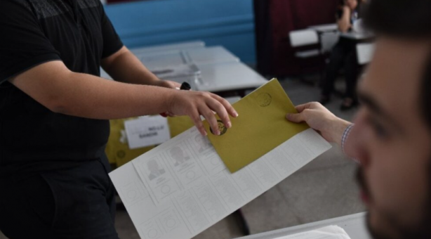 CHP'nin kalesinde gündeme bomba gibi düşen seçim anketi sonucu! AK Parti birinci, İYİ Parti ikinci