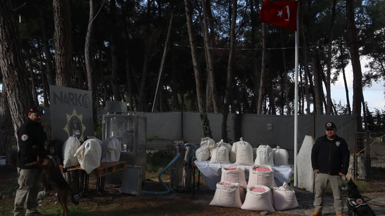 CHP'nin kalesinde idamlıklara baskın