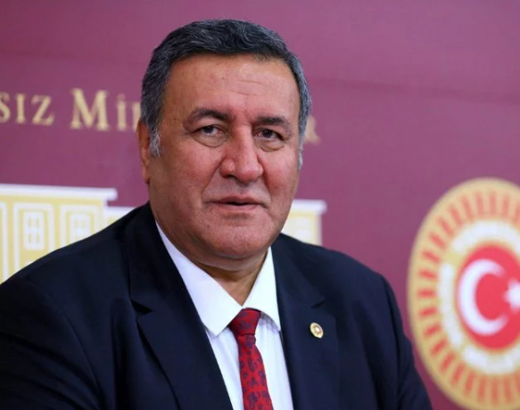 Foto - CHP’nin kovmaya yer aradığı vekilinden "yapma yav" dedirten sokak köpeği çıkışı