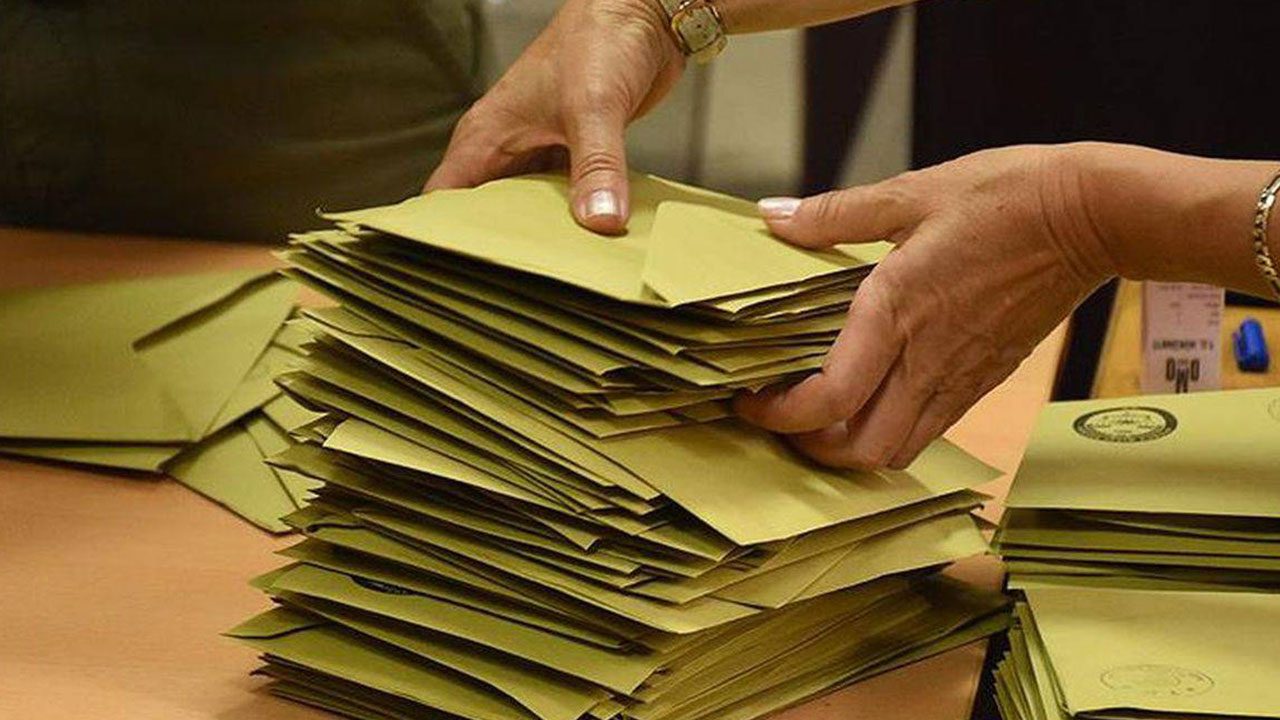 Foto - CHP'nin önde olduğu seçim anketini paylaşan Şamil Tayyar'dan flaş çıkış: Rüzgarı heba ettiler