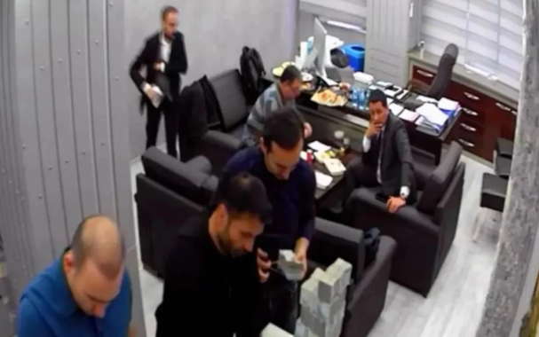 Foto - CHP’nin süper savunma mekaniği! Sosyal Medya bunu konuşuyor? İmamoğlu ne yaparsa yapsın CHP kafası böyle çalışıyor