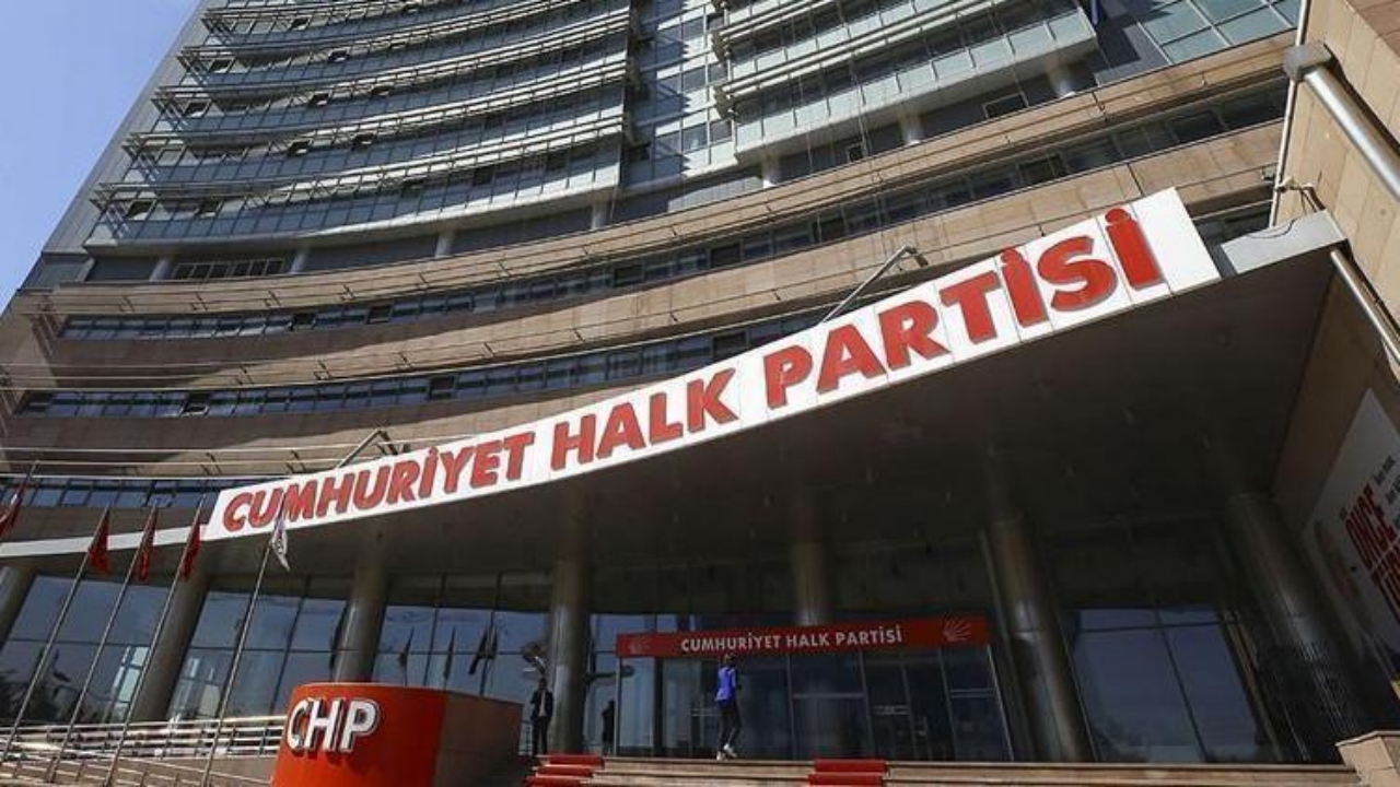 CHP’nin "Terörsüz Türkiye Komisyonu" üyeleri açıklandı! 10 kişilik listede o isim resmen olay oldu