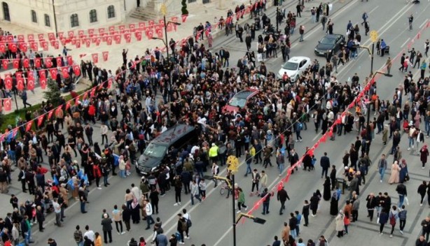 Foto - CHP’nin tüp izdihamı değil TOGG izdihamı Bu kalabalık birilerine kapak olsun