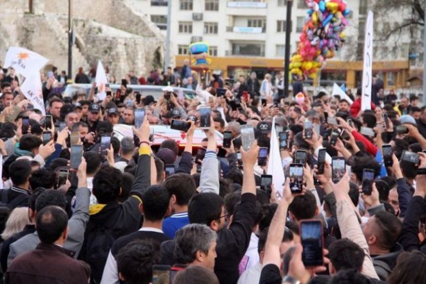 Foto - CHP’nin tüp izdihamı değil TOGG izdihamı Bu kalabalık birilerine kapak olsun
