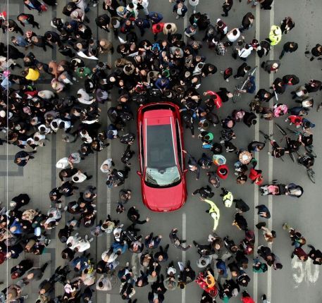 Foto - CHP’nin tüp izdihamı değil TOGG izdihamı Bu kalabalık birilerine kapak olsun