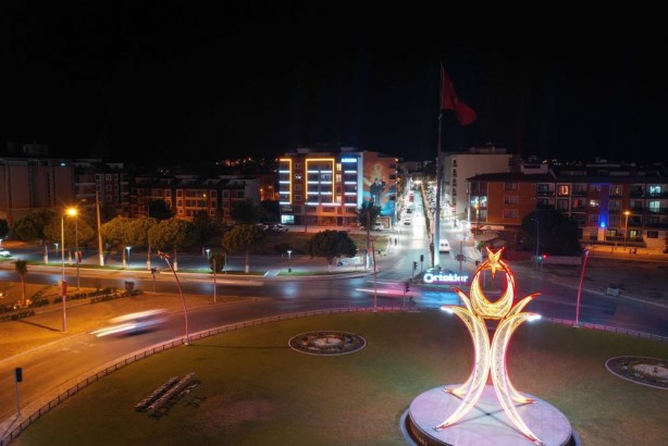 Foto - CHP’ye her yol mubah! Bir yanda HDP ile ortaklık bir yanda kemalistlere yalakalık