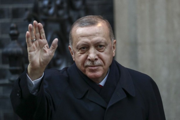 CHP'ye parmak ısırtacak koleksiyon! Bu da Cumhurbaşkanı Erdoğan'ın 'heykel' sergisi