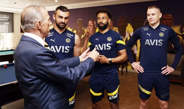 Foto - Christoph Daum, Samandıra'ya ayak bastı! Şampiyonluk için...