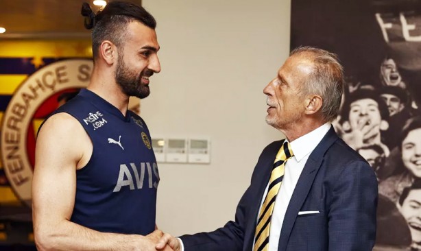 Foto - Christoph Daum, Samandıra'ya ayak bastı! Şampiyonluk için...