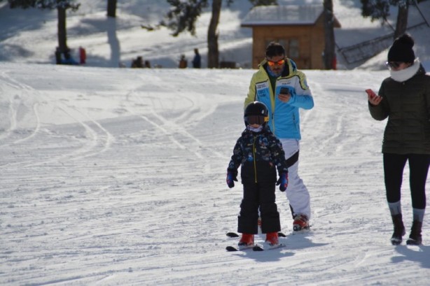 Foto - Cıbıltepe Kayak Merkezi'nde tatil yoğunluğu