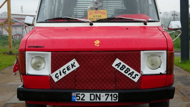 Foto - Çiçek Abbas detay... Hurda minibüsün son hali şaşına çevirdi!