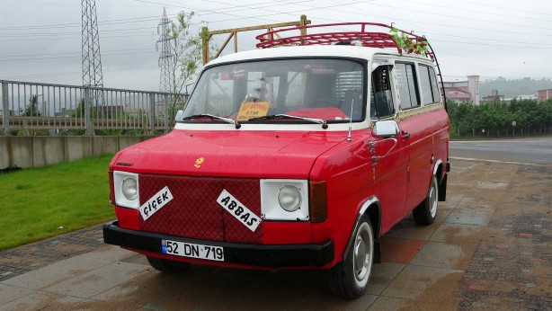 Foto - Çiçek Abbas detay... Hurda minibüsün son hali şaşına çevirdi!