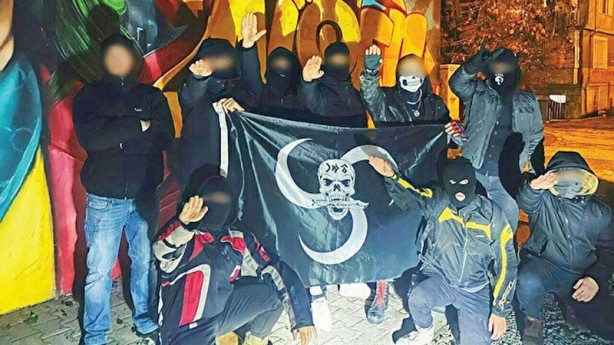 ‘Çift taraflı’ provokasyon! Irkçı kardeşlik: Kim bu faşistler?