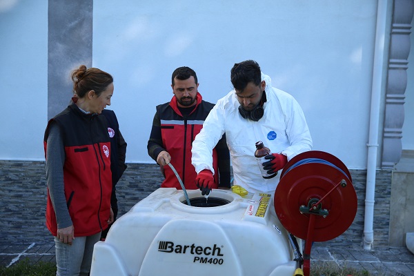 Foto - Çiftçi bu böcekten bıktı! 4 ayda 40 bin nokta ilaçlandı