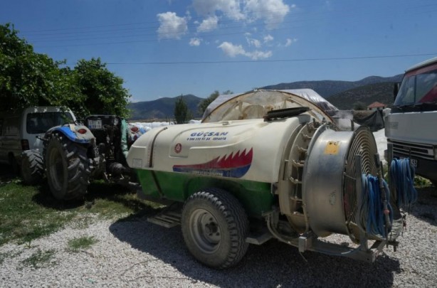 Foto - Çiftçi ekiyor komisyoncu kazanıyor! Ürünlere yarı fiyat verilince öyle bir şey yaptı ki…