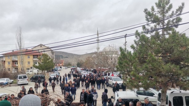 Foto - Çiftçiler yağmur duasına çıktı! Dua sonrası öyle bir şey oldu ki belediye başkanı ne yapacağını şaşırdı