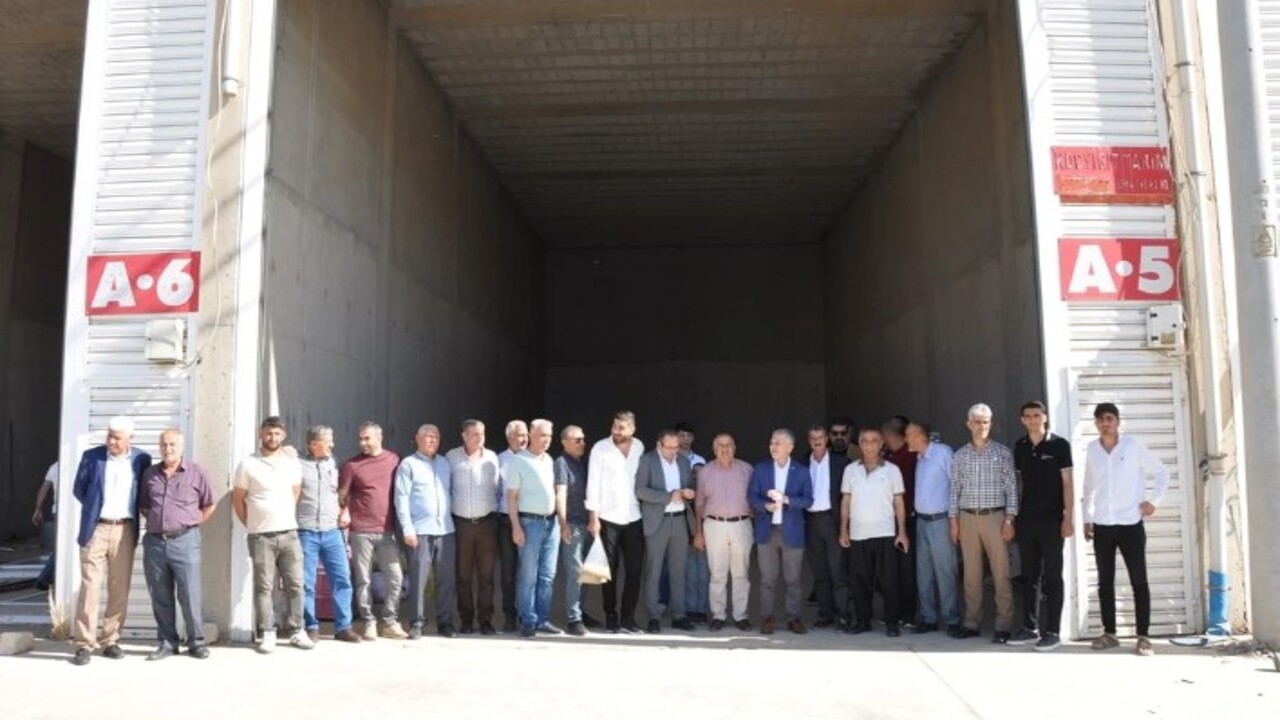 Foto - Çiftçiye altın hediye edildi! Susuz tarlada ilk hasat yapıldı