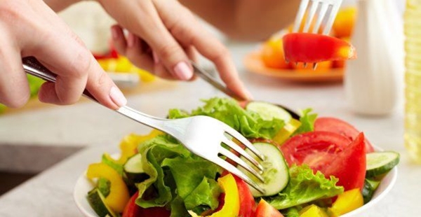 Foto - Çiğ et mide kanserine sebep oluyor