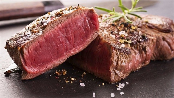 Çiğ et mide kanserine sebep oluyor