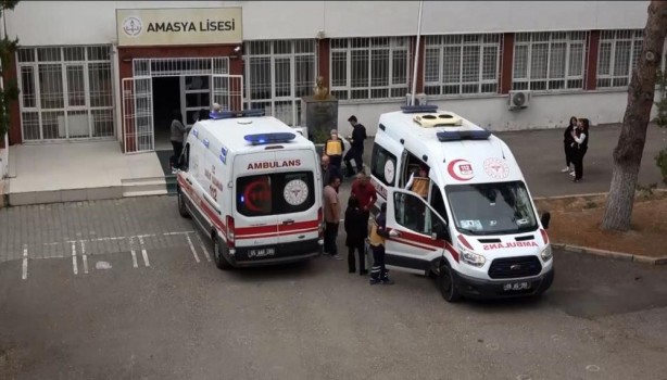 Çiğ köfte yiyen 6 öğrenci hastaneye kaldırıldı