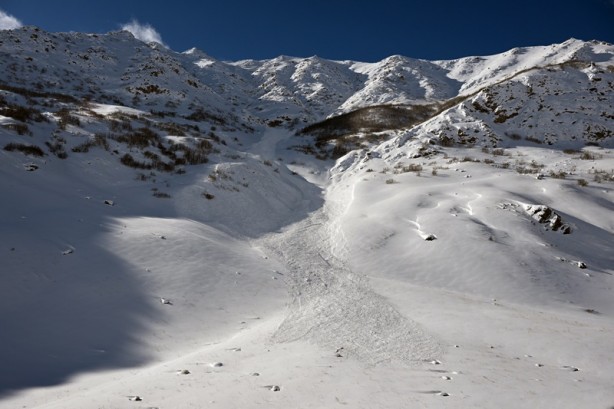 Çığ noktalarında biriken karlar, Alpler'deki yöntemle indirilecek